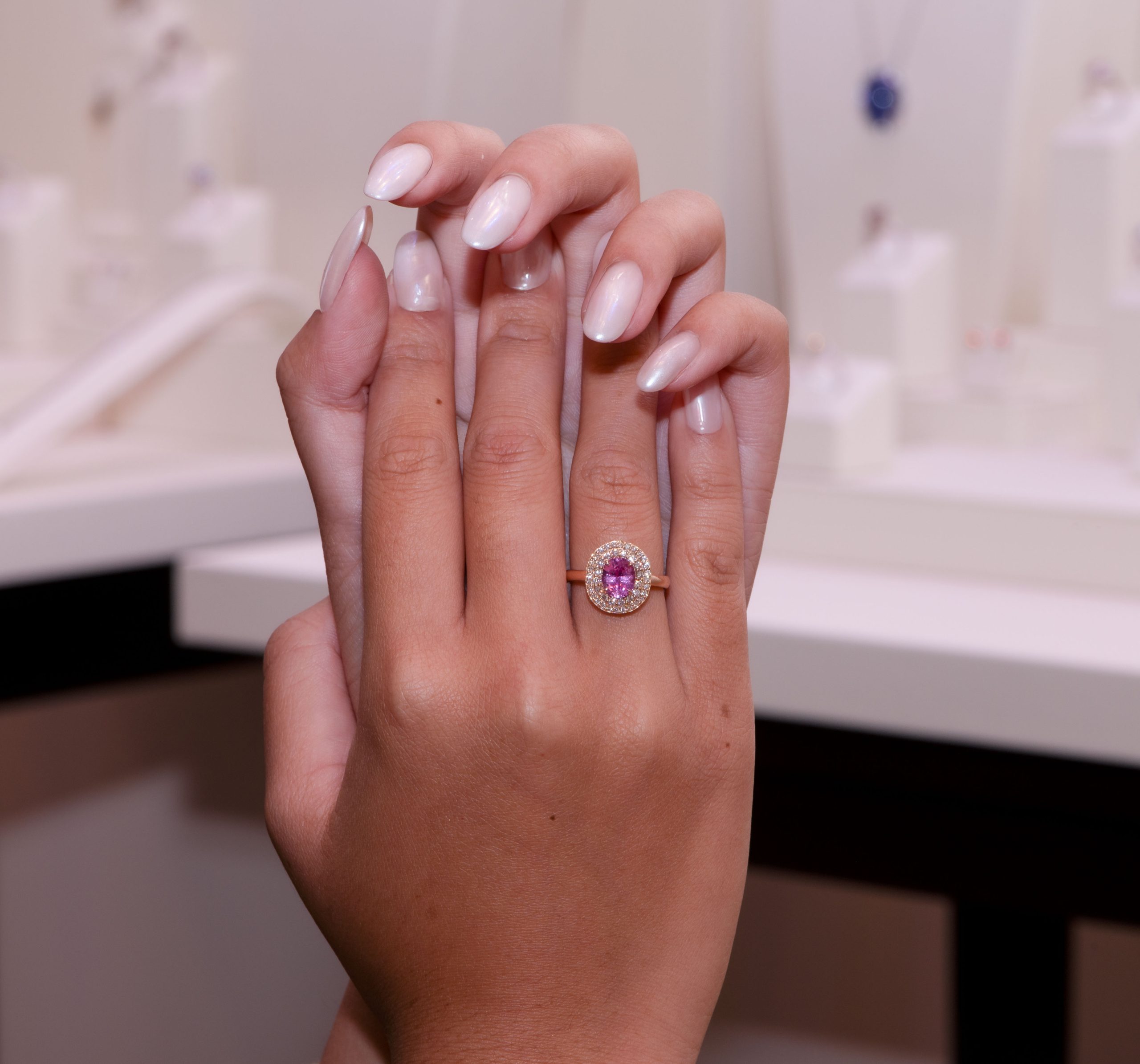 Or rose, Saphir rose, Diamants – Image 3