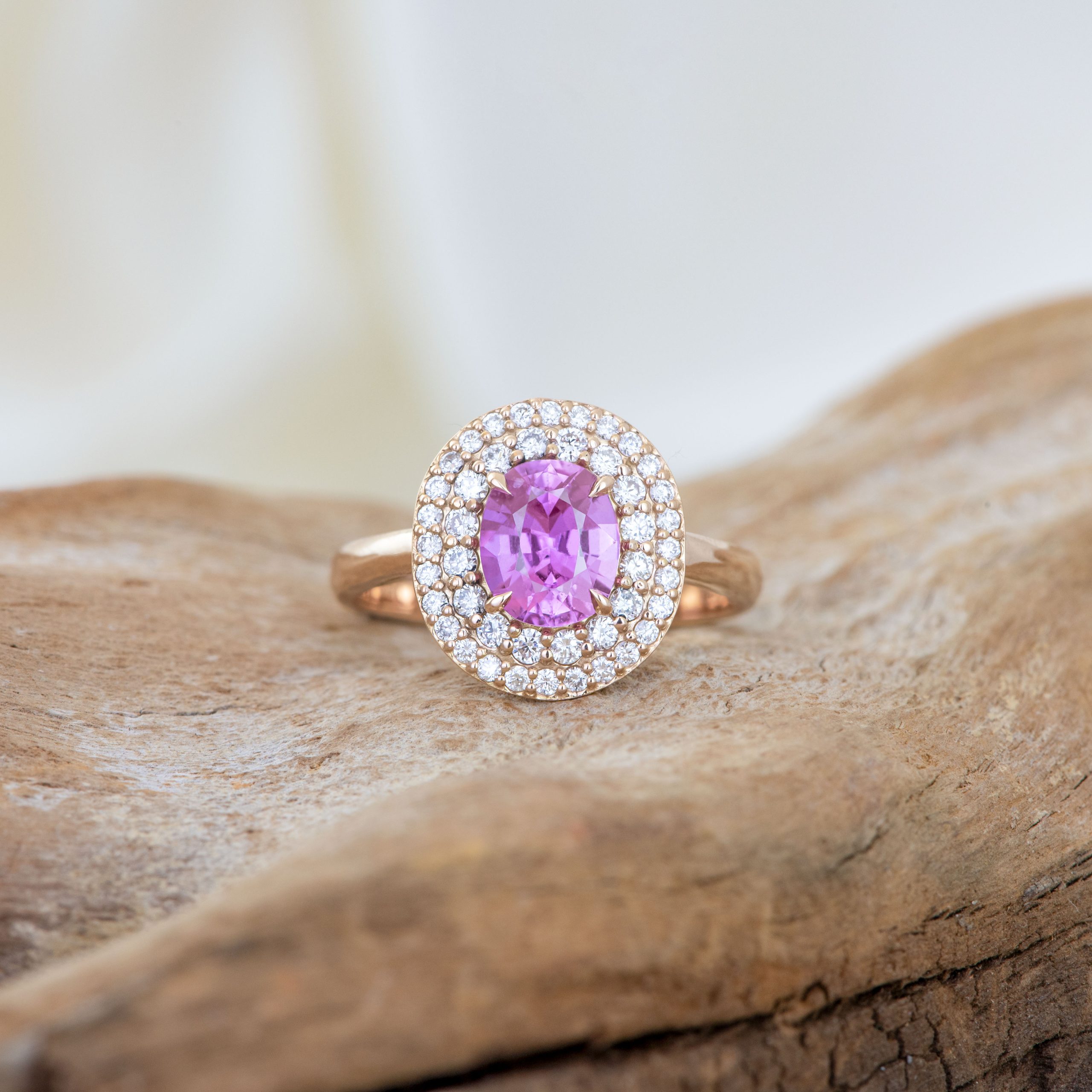 Or rose, Saphir rose, Diamants