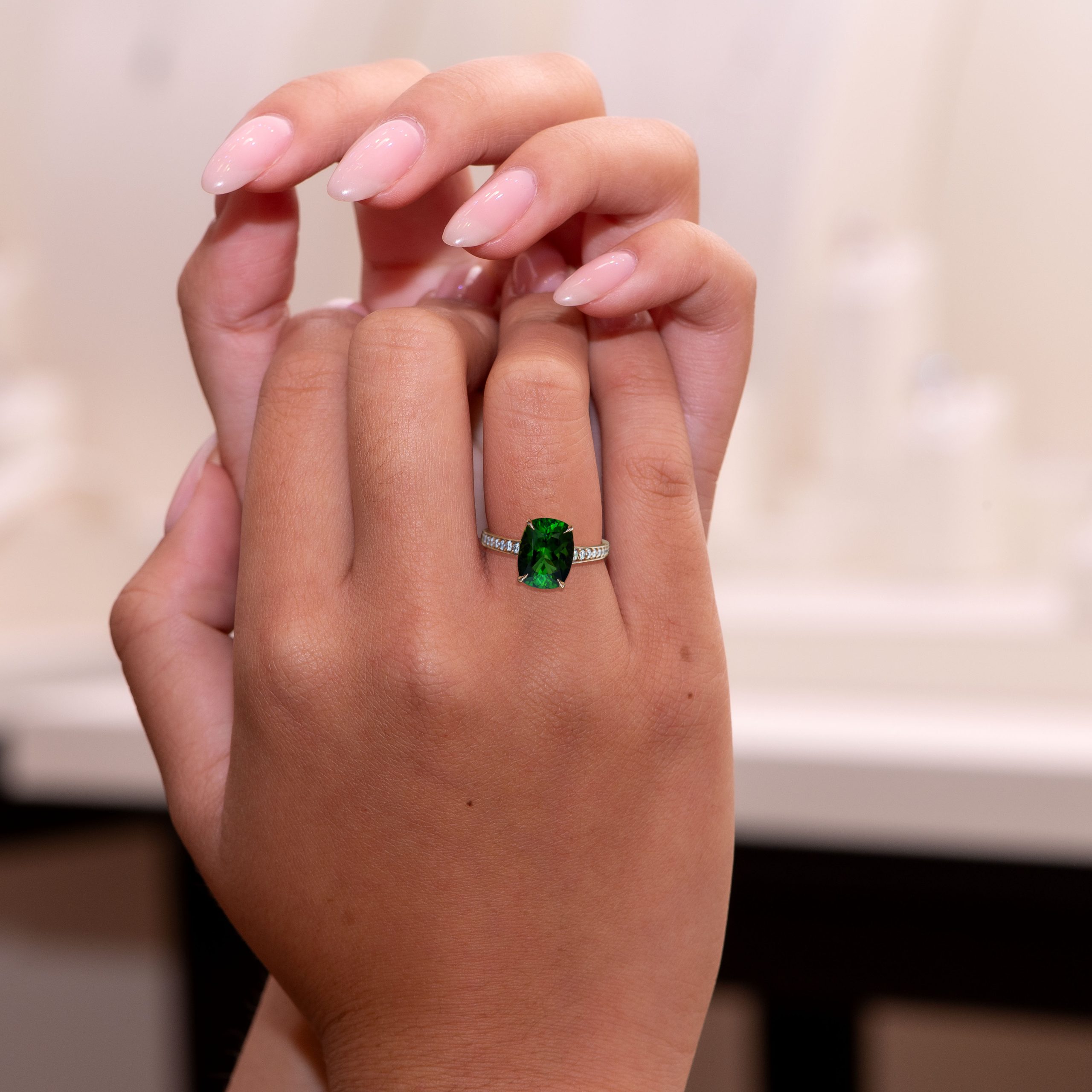 Or rose, Tourmaline Verte, Diamants – Image 3