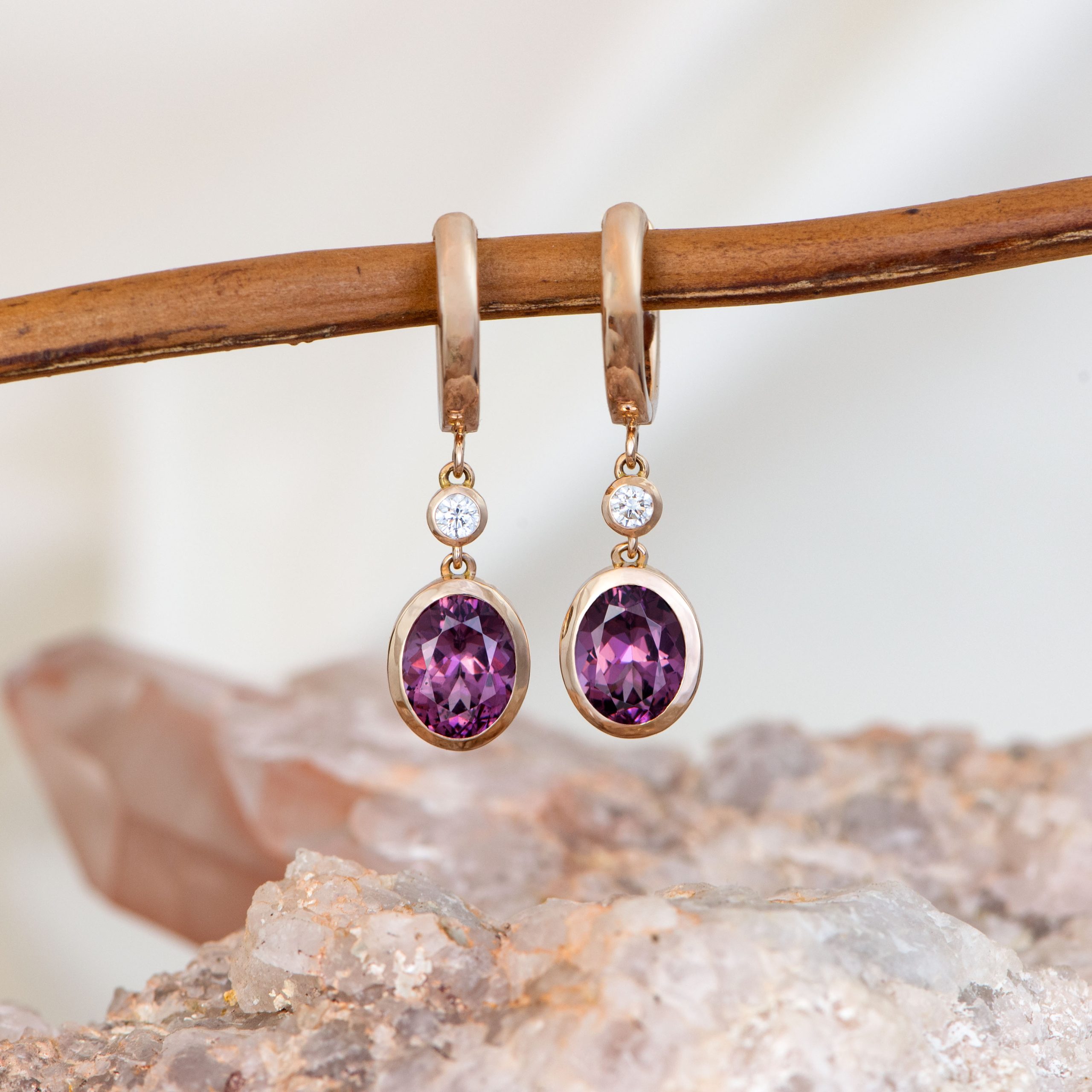 Or rose, Tourmalines roses, Diamants