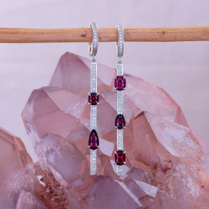 Or blanc, Rubis, Diamants
