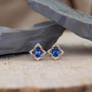 Or rose, Saphirs bleus, Diamants