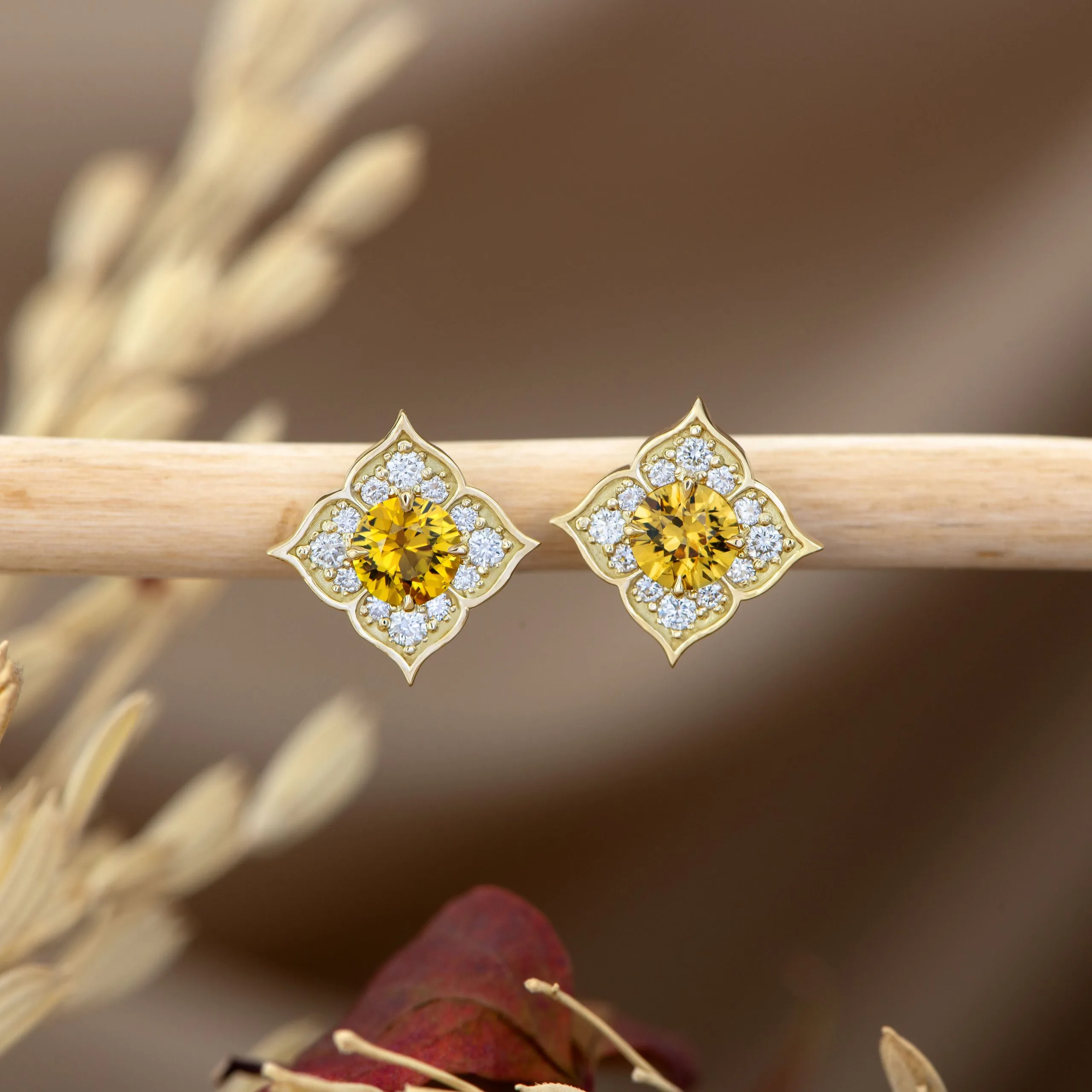 Or jaune, Saphirs jaunes, Diamants