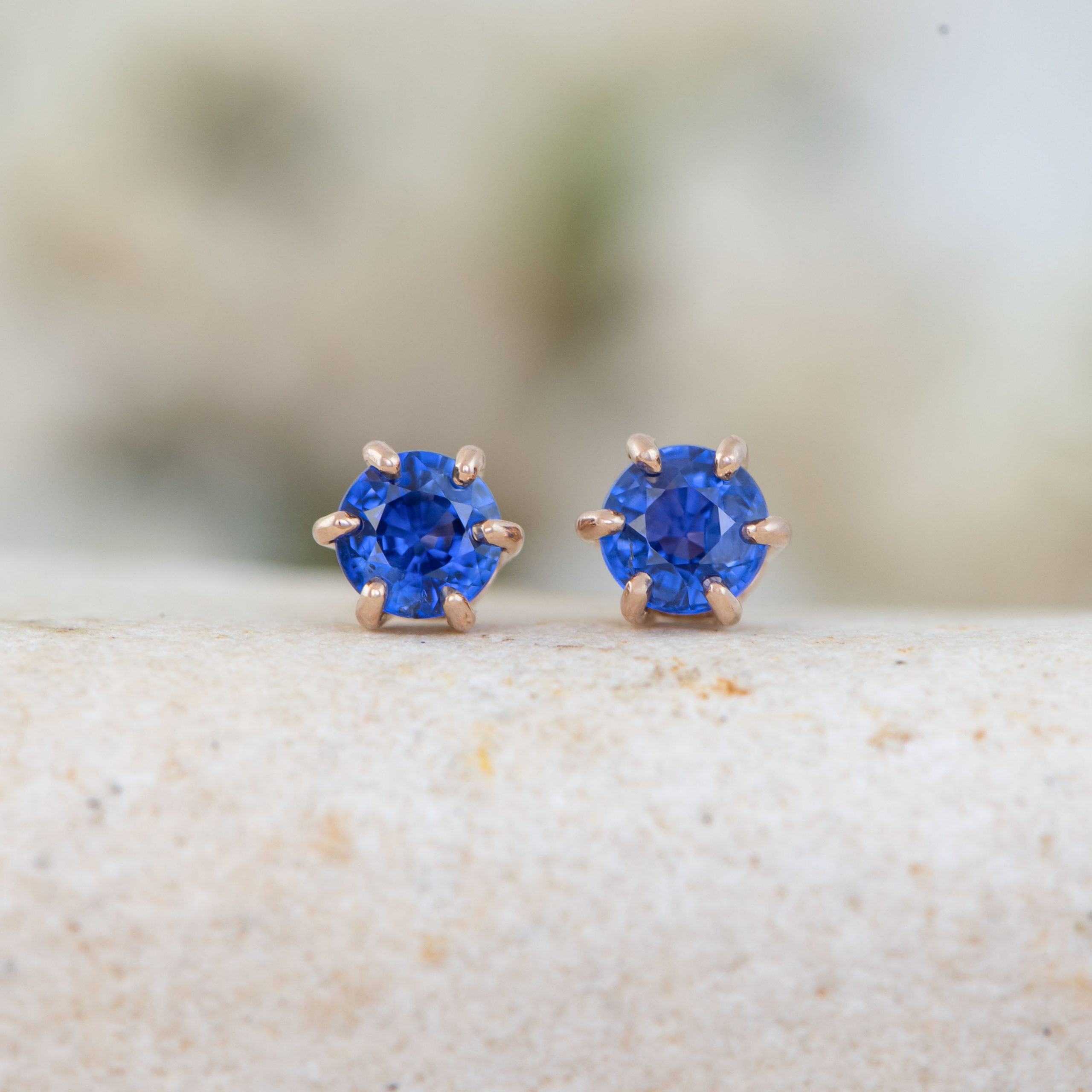 Or rose, Saphirs bleus