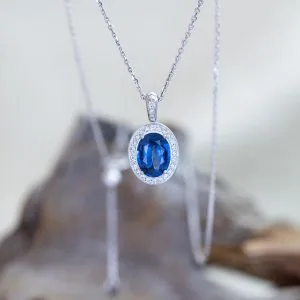 Or blanc, Spinelle, Diamants