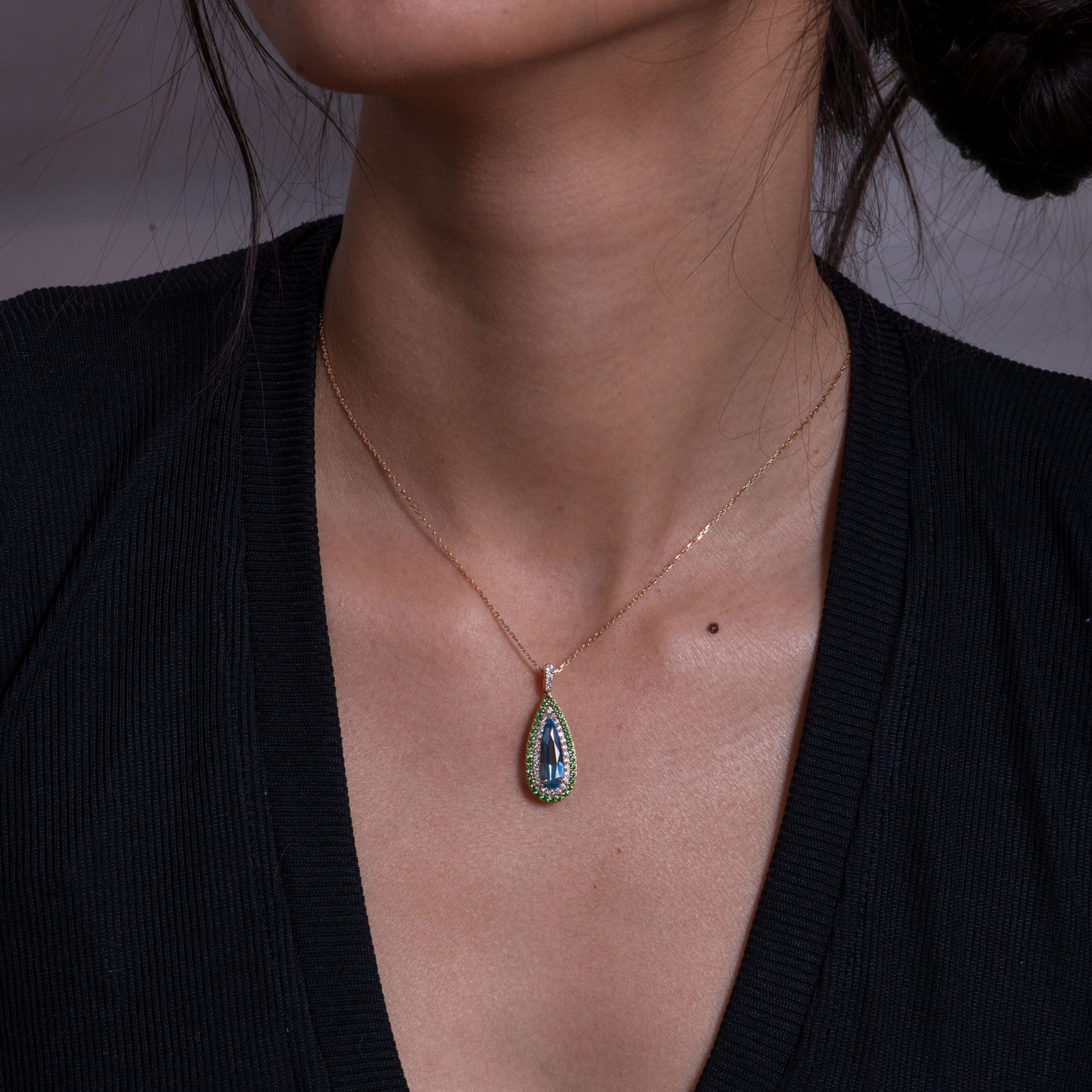 Or rose, Aigue-marine, Tsavorites, Diamants – Image 2