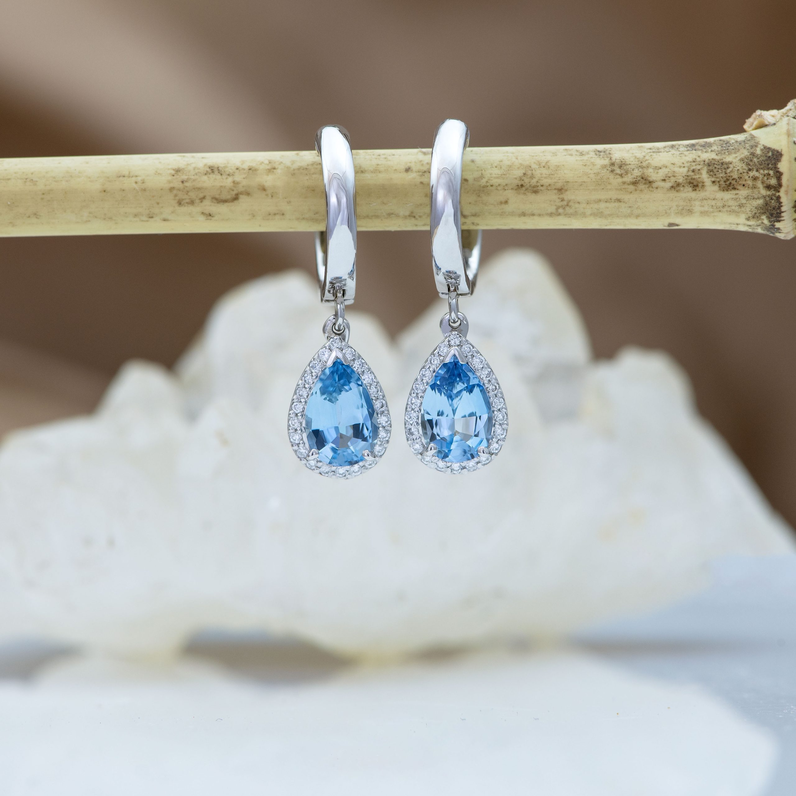 Or blanc, Aigues-marines, Diamants