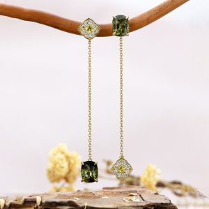 Or jaune, Tourmalines vertes, Saphirs, Diamants
