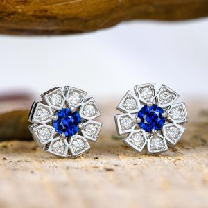 Or blanc, Saphirs, Diamants