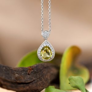 Or blanc, Saphir jaune, Diamants